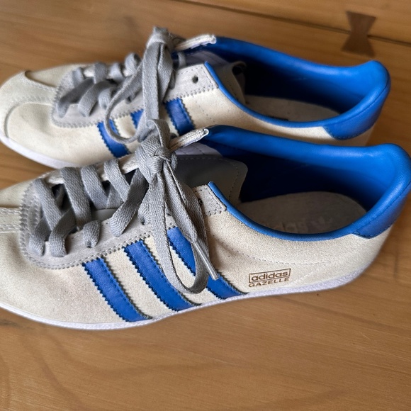 UNIQUE Adidas Gazelle - Custom Design -size US 6.5M/ 7.5W - Picture 1 of 6